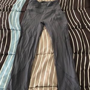 Lululemon workout capris